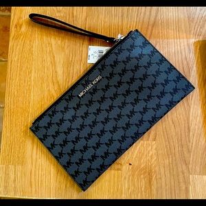 Michael Kors wristlet